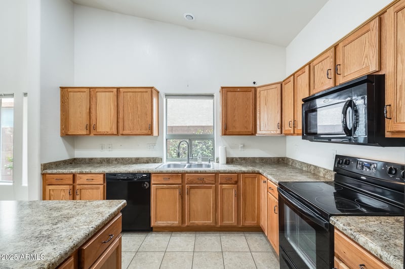 124 Red Mesa Trl, San Tan Valley, AZ 85143