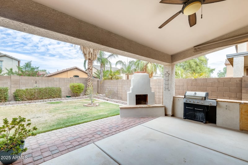124 Red Mesa Trl, San Tan Valley, AZ 85143