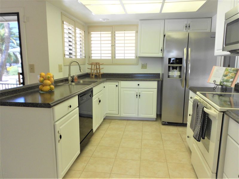 12406 W Foxfire Dr, Sun City West, AZ 85375
