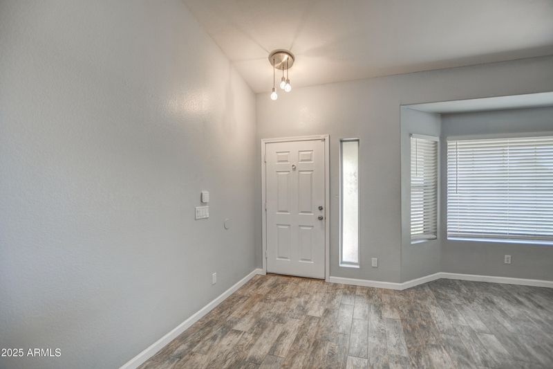 12409 N 60th Ln, Glendale, AZ 85304