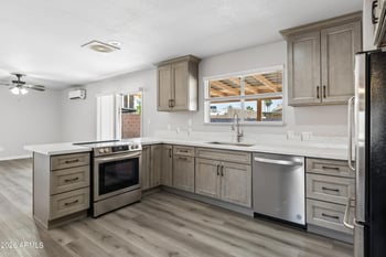 12409 N Columbine Dr, Phoenix, AZ 85029