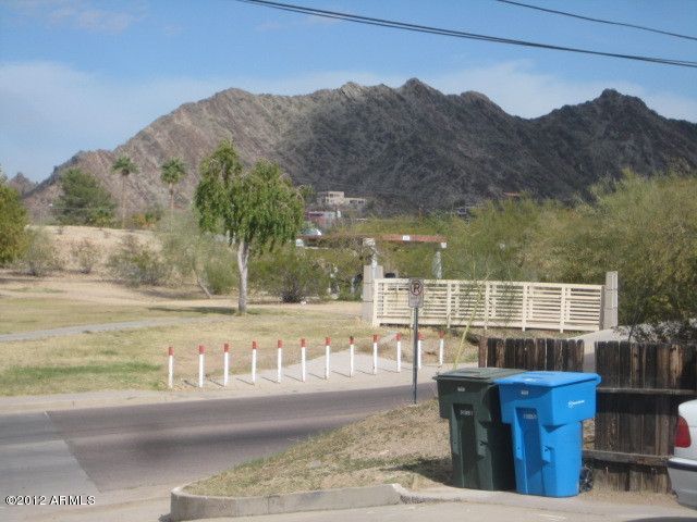 1241 E Hatcher Rd, Phoenix, AZ 85020