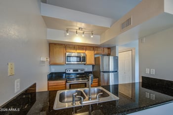 1241 48th St #211, Phoenix, AZ 85008