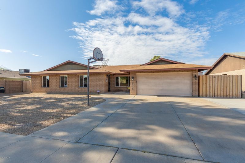 12416 N 46th Ave, Glendale, AZ 85304