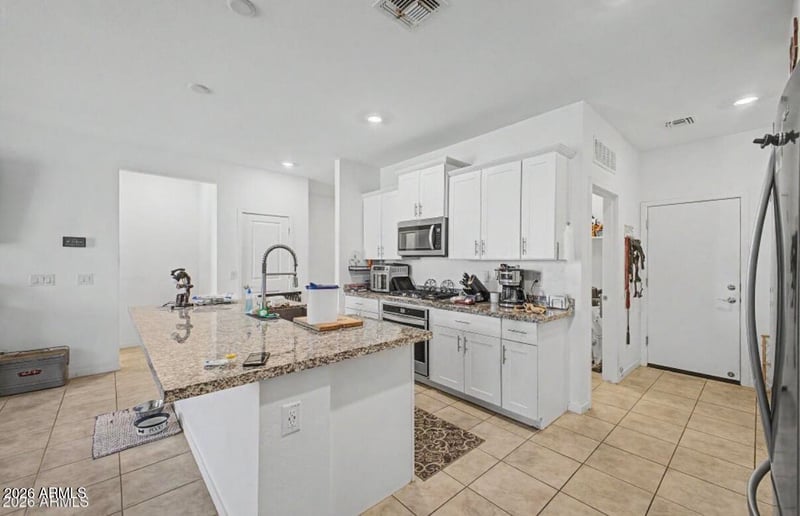 12418 Glenn Ct, Glendale, AZ 85307