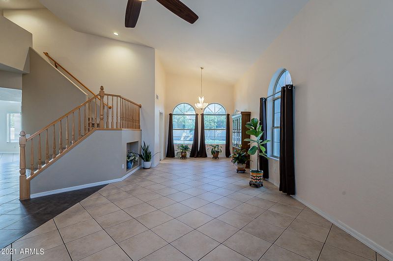 12423 N 57th Dr, Glendale, AZ 85304