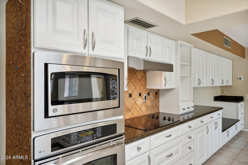 12423 Rock Springs Dr, Sun City West, AZ 85375