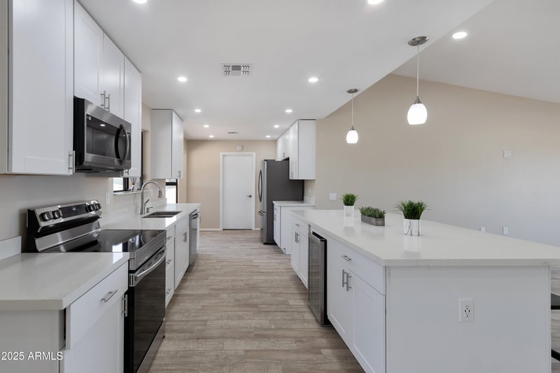 12427 Wildwood Dr, Sun City West, AZ 85375