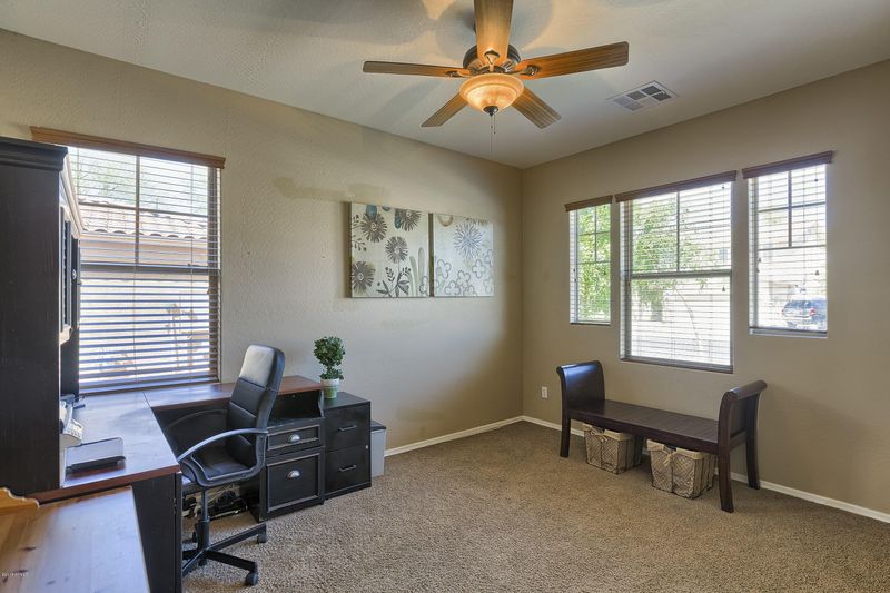 1243 E Apricot Ln, Gilbert, AZ 85298