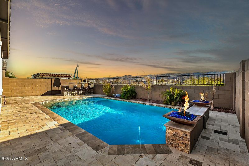 1243 E Glass Ln, Phoenix, AZ 85042