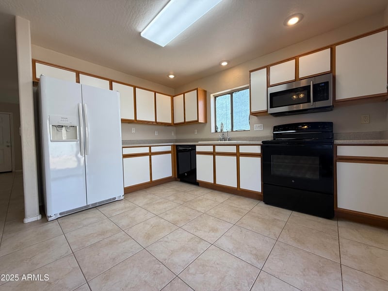 12430 Flores Dr, El Mirage, AZ 85335