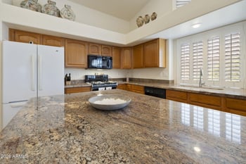 12435 W Monte Vista Rd, Avondale, AZ 85392