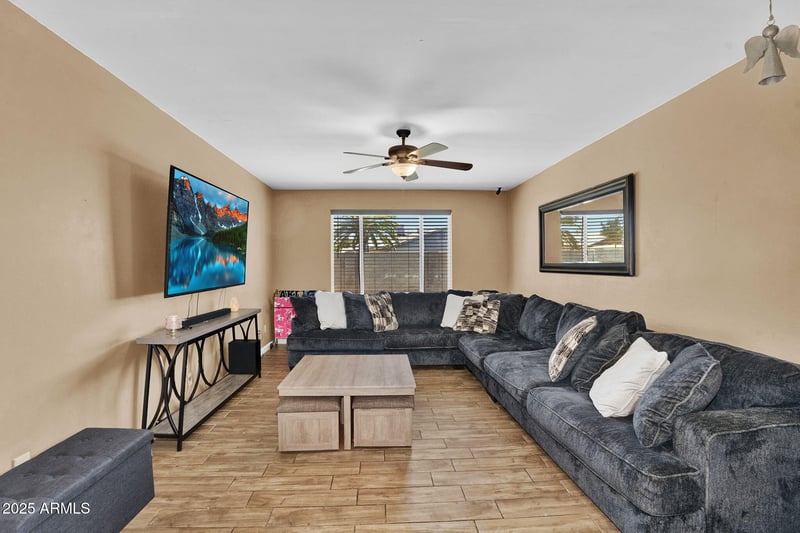 12447 50th Ln, Glendale, AZ 85304