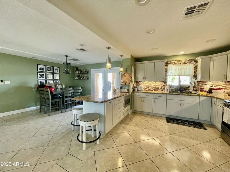 1245 N Oakleaf Dr, Phoenix, AZ 85008