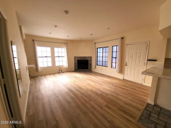 1245 1st St #116, Tempe, AZ 85281