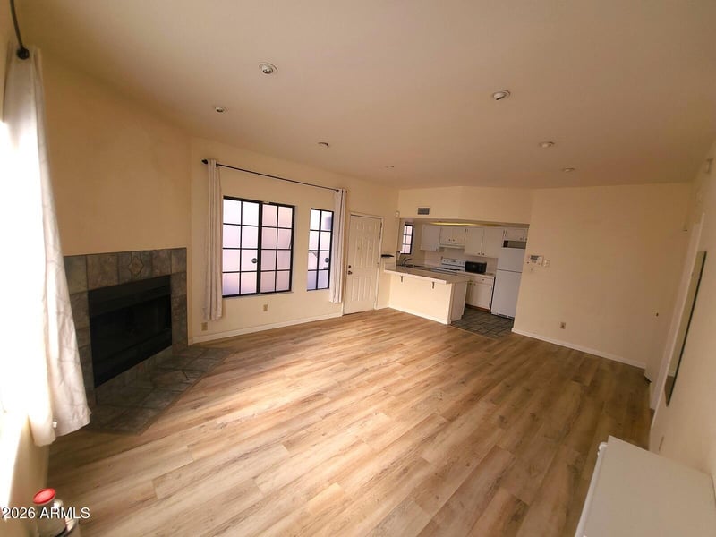 1245 1st St #116, Tempe, AZ 85281