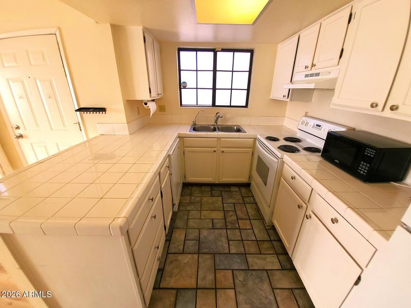 1245 1st St #116, Tempe, AZ 85281