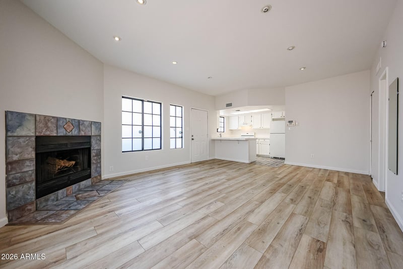 1245 W 1st St #116, Tempe, AZ 85281