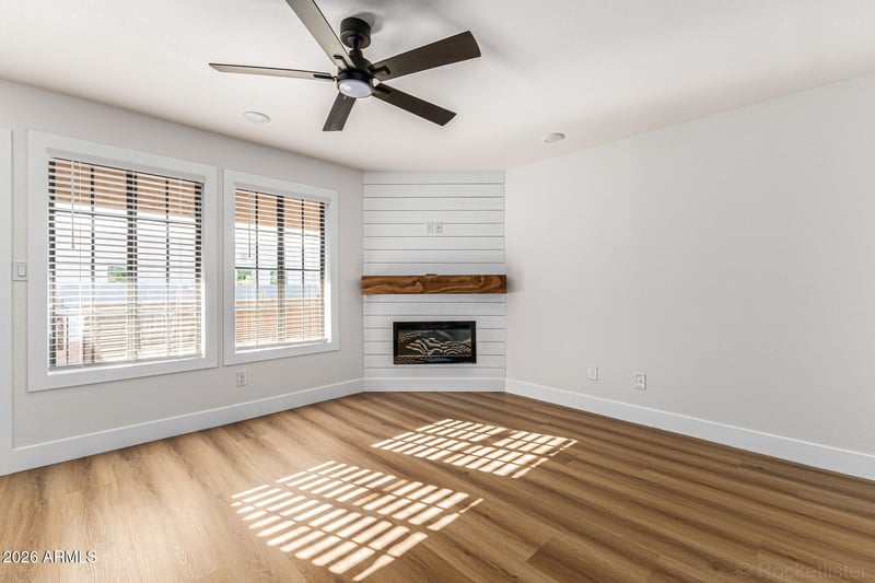 1245 1st St #219, Tempe, AZ 85281