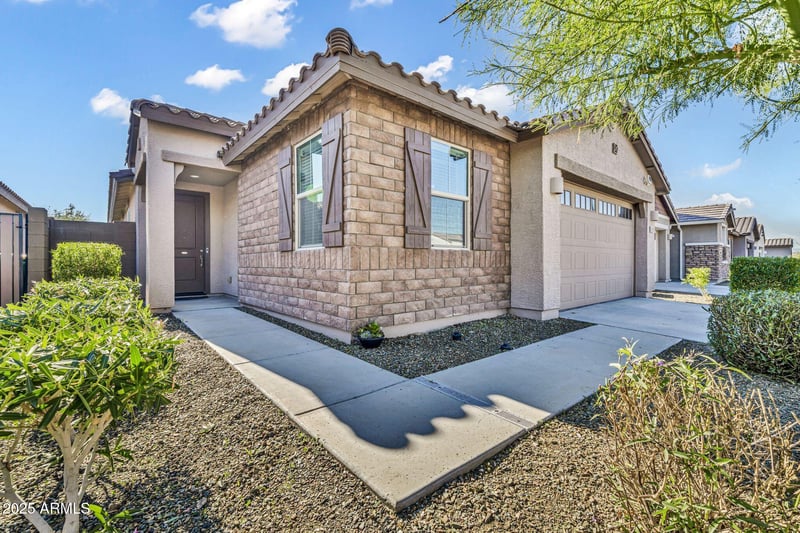 12451 Kaler Dr, Glendale, AZ 85307