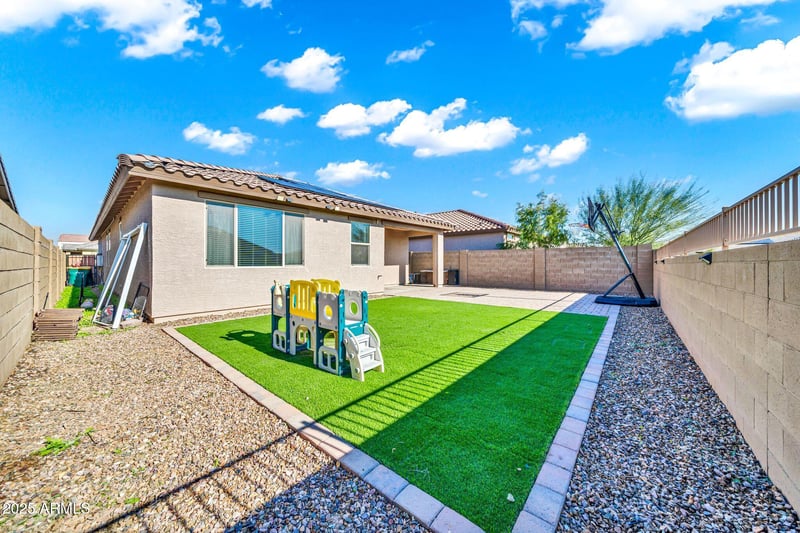 12451 Kaler Dr, Glendale, AZ 85307