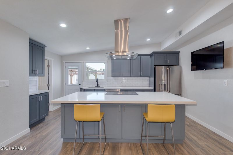 1247 N 24th St, Mesa, AZ 85213