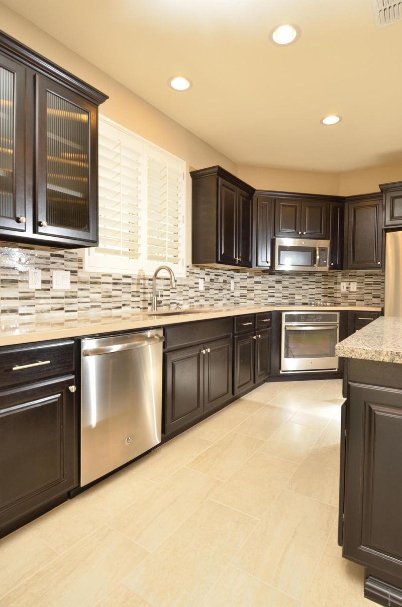 1248 E Brookwood Ct, Phoenix, AZ 85048