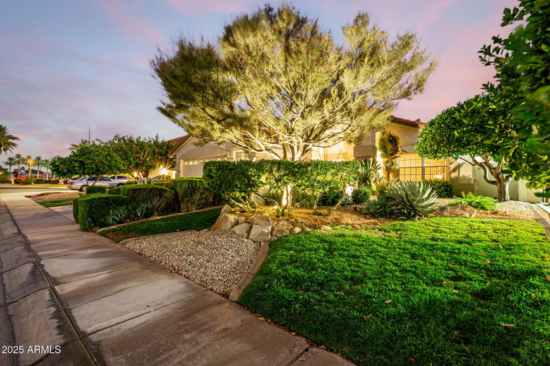 12480 57th Dr, Glendale, AZ 85304
