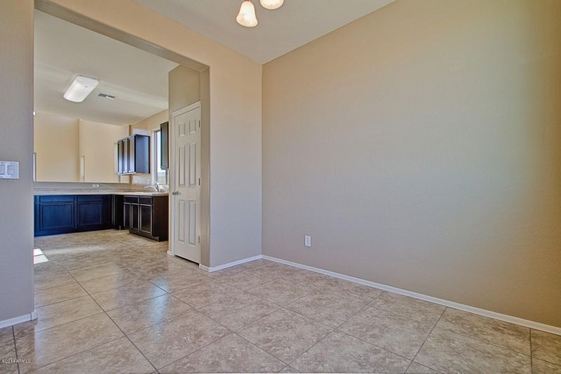 1249 E Shangri La Rd, Phoenix, AZ 85020