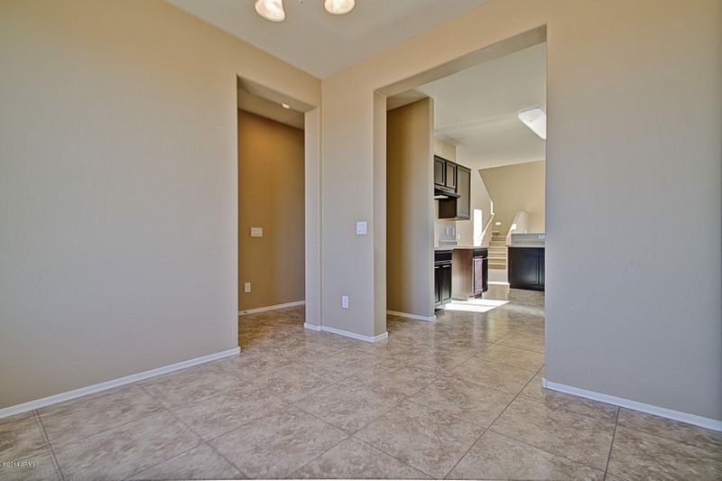 1249 E Shangri La Rd, Phoenix, AZ 85020