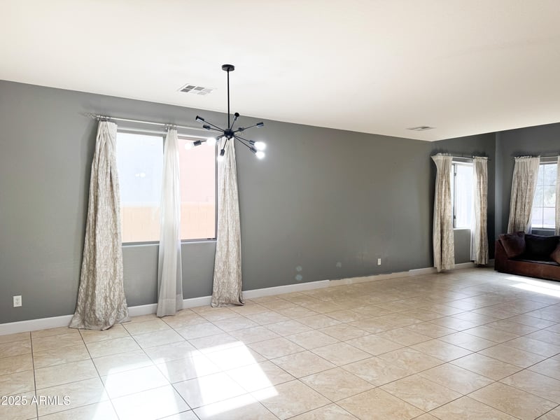 125 109th Dr, Avondale, AZ 85323