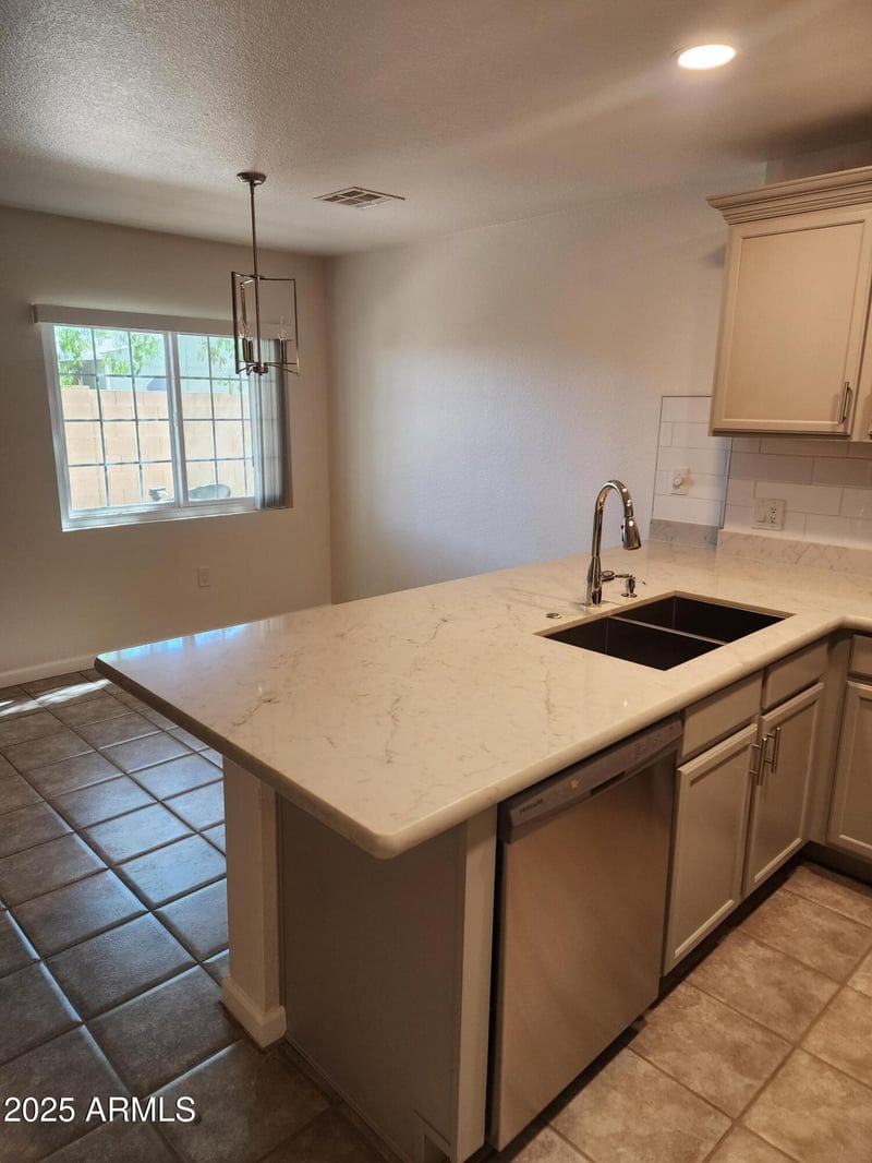 125 56th St #12, Mesa, AZ 85206