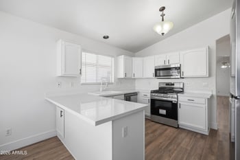 125 Smoke Tree Rd, Gilbert, AZ 85233