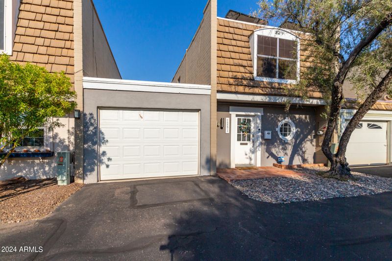 1251 E Medlock Dr, Phoenix, AZ 85014
