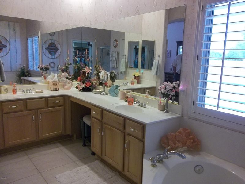 1251 E Westchester Dr, Chandler, AZ 85249