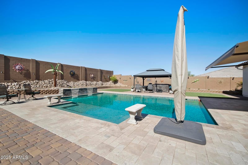 12512 Lamar Ct, Glendale, AZ 85307