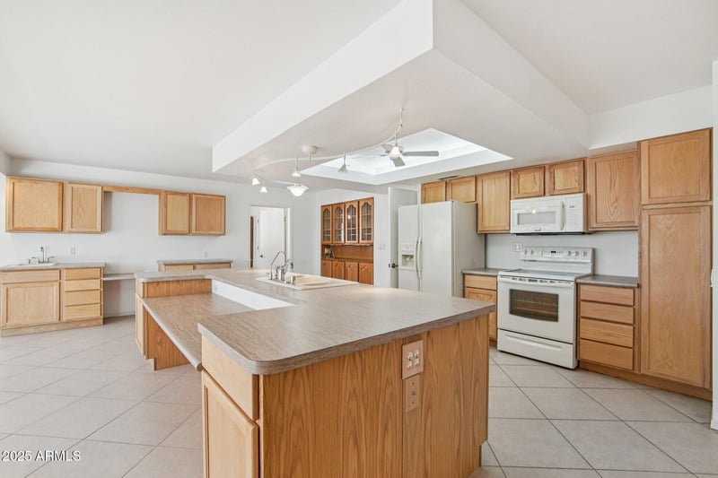 12515 Rampart Dr, Sun City West, AZ 85375