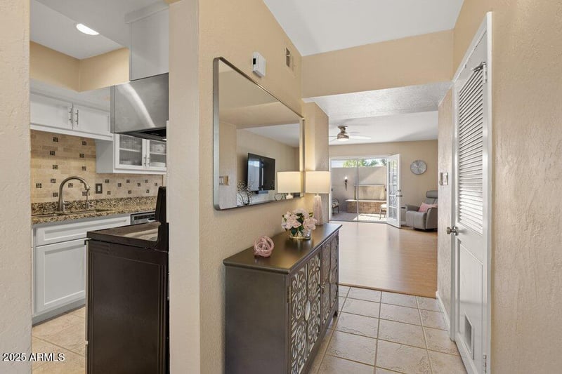 1252 Medlock Dr, Phoenix, AZ 85014