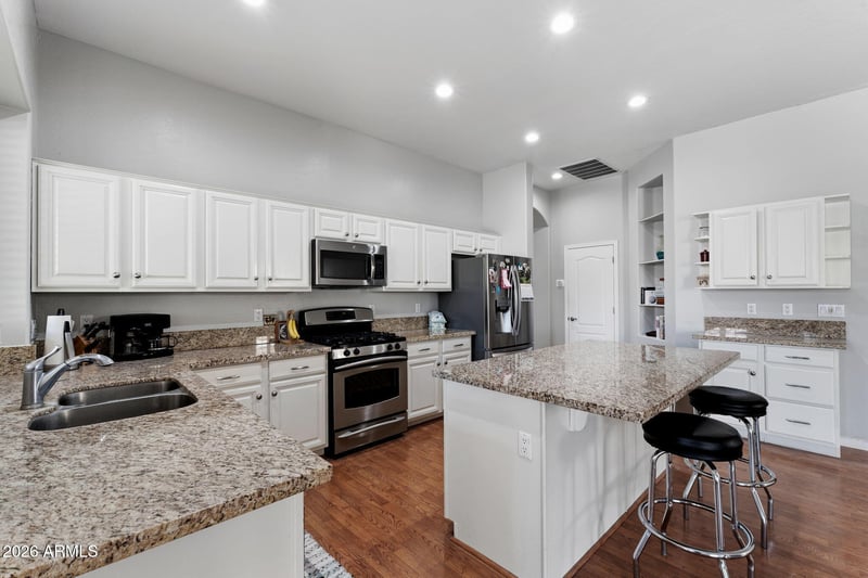1252 Bruce Ave, Gilbert, AZ 85233