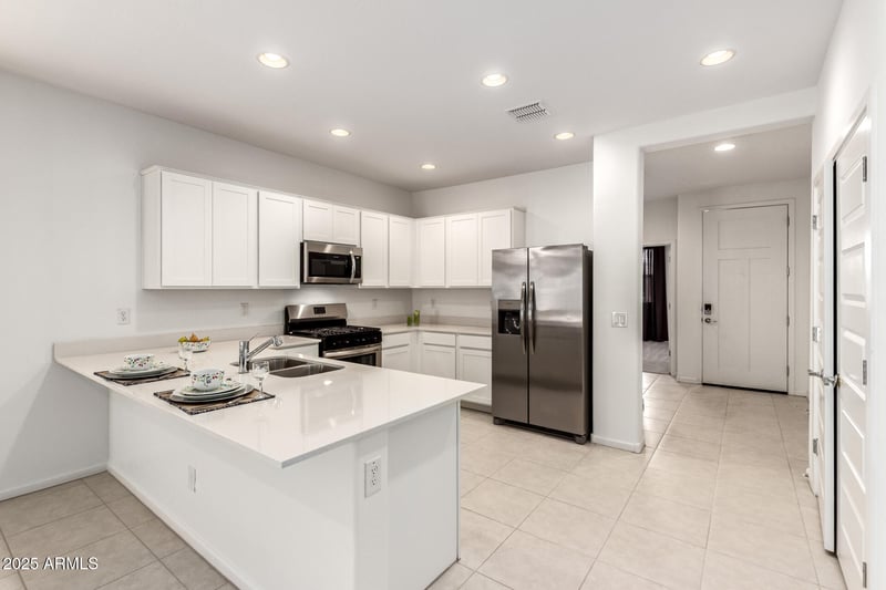 12524 Trumbull Rd, Avondale, AZ 85323