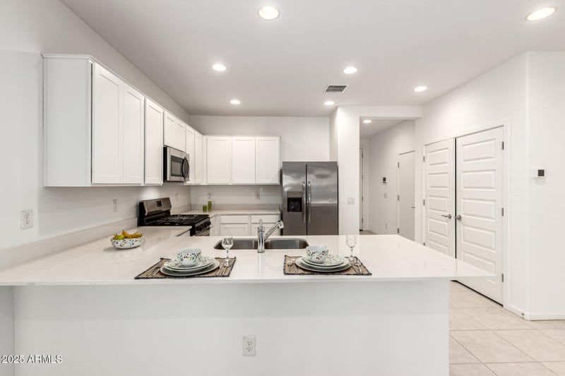 12524 Trumbull Rd, Avondale, AZ 85323