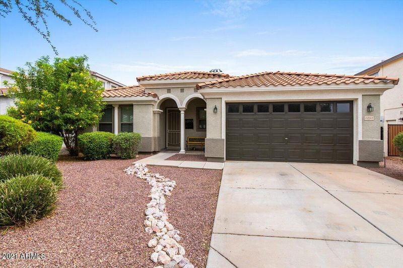 1253 N Martingale Rd, Gilbert, AZ 85234