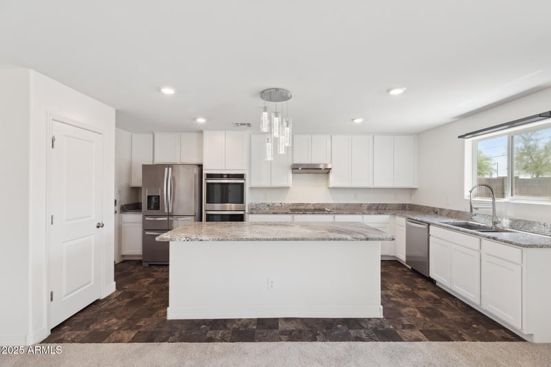 12531 Glenn Dr, Glendale, AZ 85307