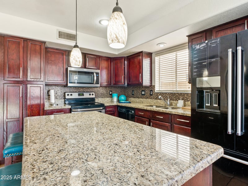 12547 Edgemont Ave, Avondale, AZ 85392