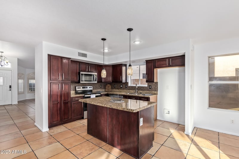 12547 Edgemont Ave, Avondale, AZ 85392