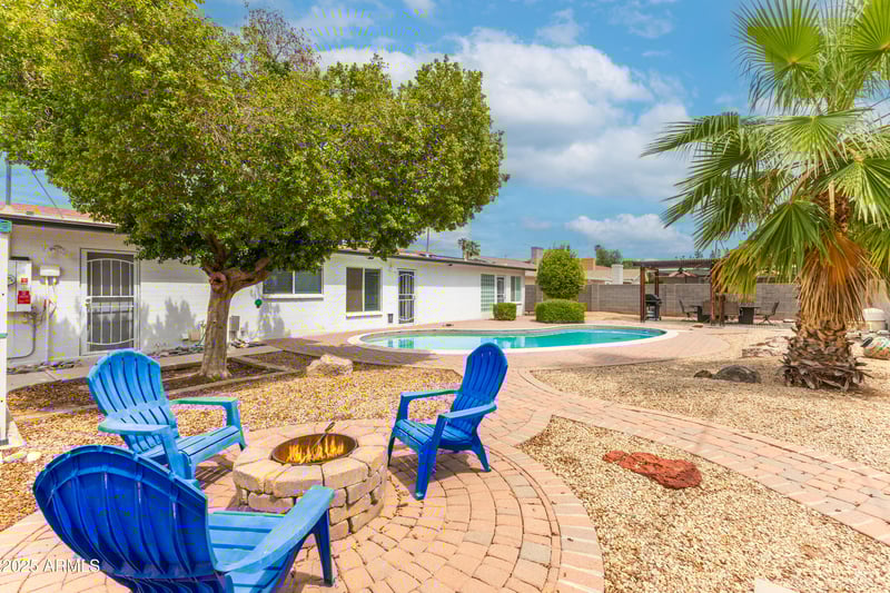 1255 Devonshire St, Mesa, AZ 85201