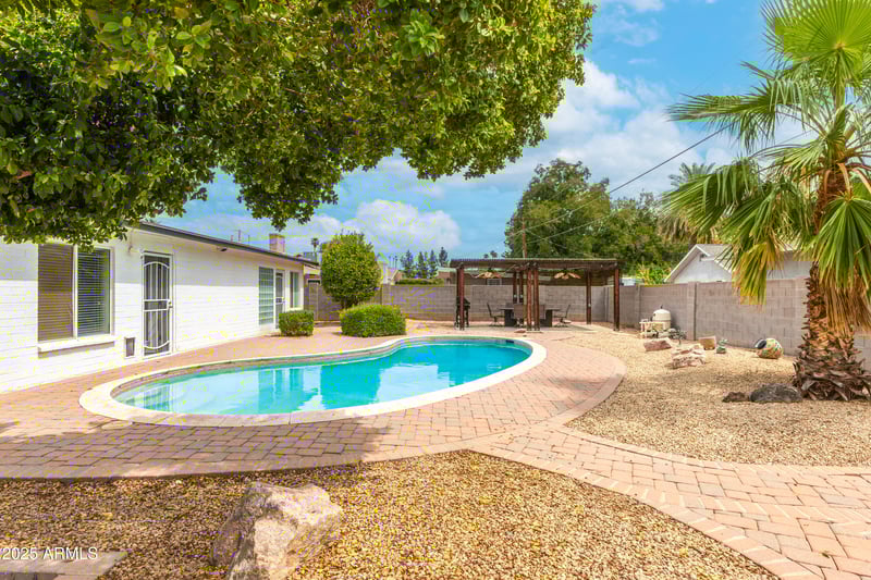 1255 Devonshire St, Mesa, AZ 85201