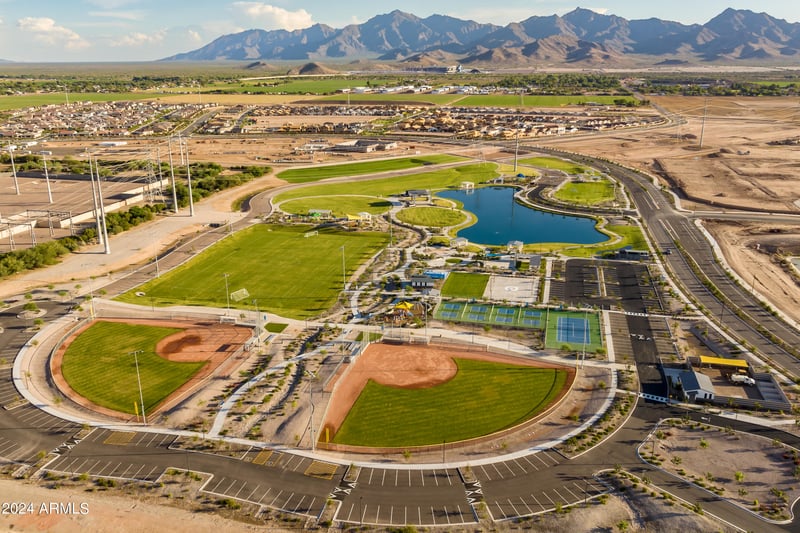 12552 Parkway Ln, Avondale, AZ 85323