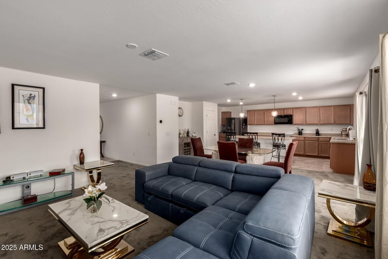 12568 Midway Ave, Glendale, AZ 85307