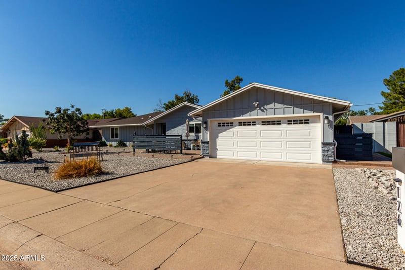 126 Harmont Dr, Phoenix, AZ 85020